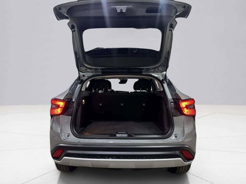 Used 2024 Chevrolet Trax LT w/ Driver Confidence Package FWD image 55