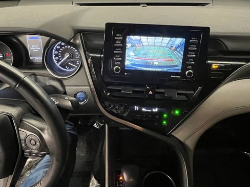 Used 2022 Toyota Camry SE image 14