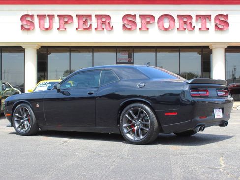 Used 2020 Dodge Challenger R/T Scat Pack RWD image 5