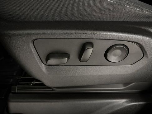 Used 2024 Chevrolet Silverado 1500 LT image 12