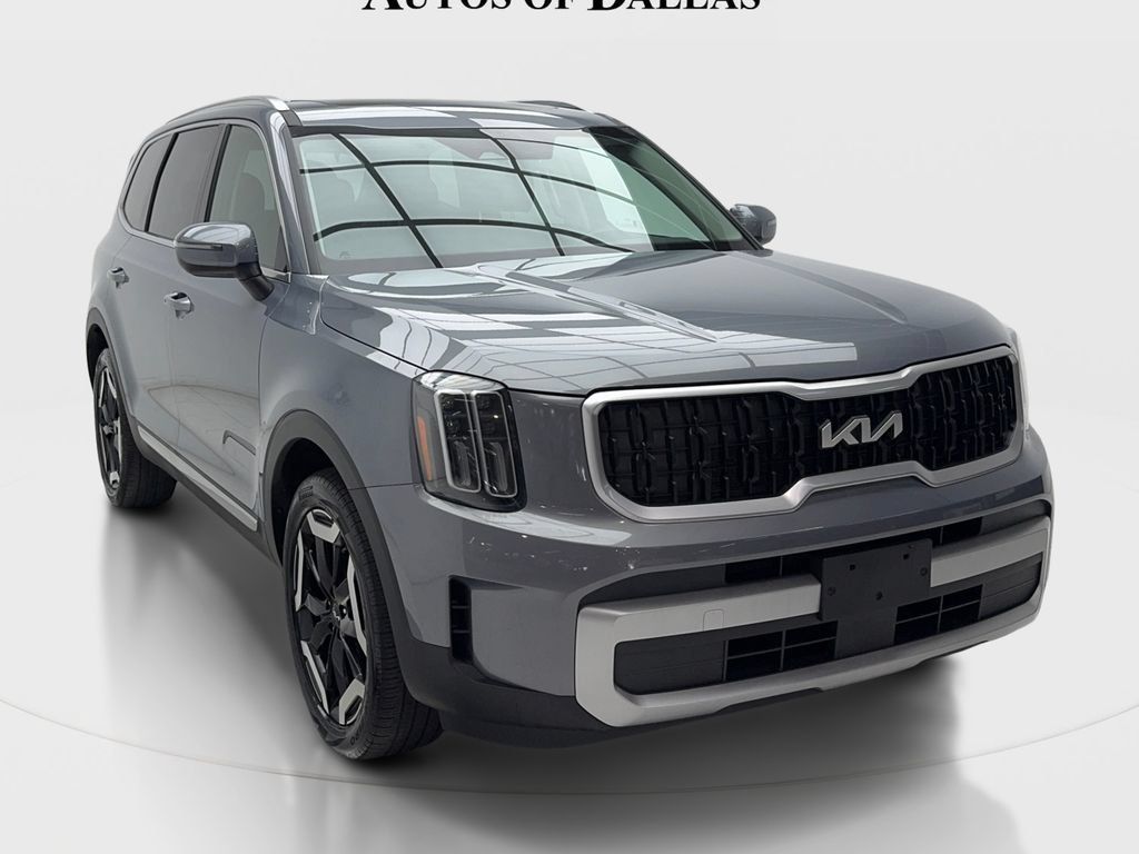 Used 2024 Kia Telluride EX w/ EX Captain's Chair Package AWD/4WD image 3