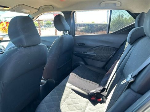 Used 2020 Nissan Kicks S image 12