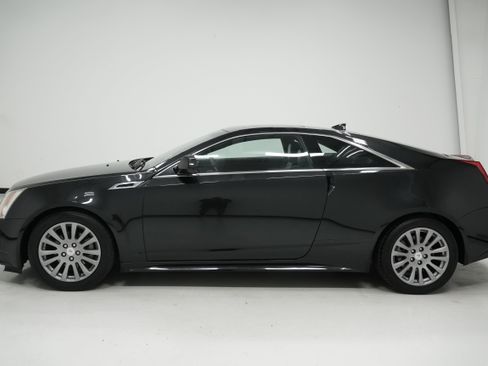 Used 2011 Cadillac CTS Premium image 7
