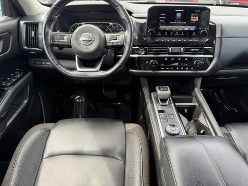 Used 2023 Nissan Pathfinder SL w/ Black Appearance Package AWD/4WD image 16