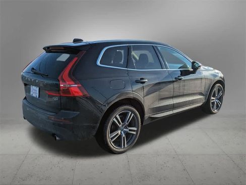 Used 2019 Volvo XC60 T6 Momentum w/ Multimedia Package image 8