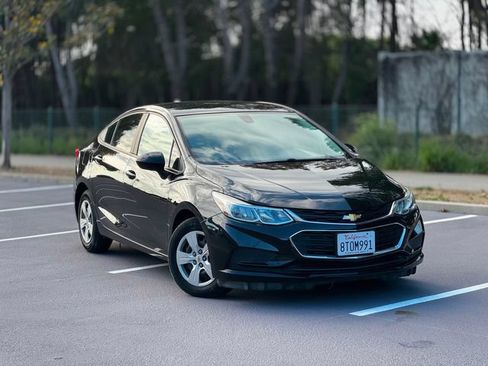 Used 2017 Chevrolet Cruze LS FWD image 2