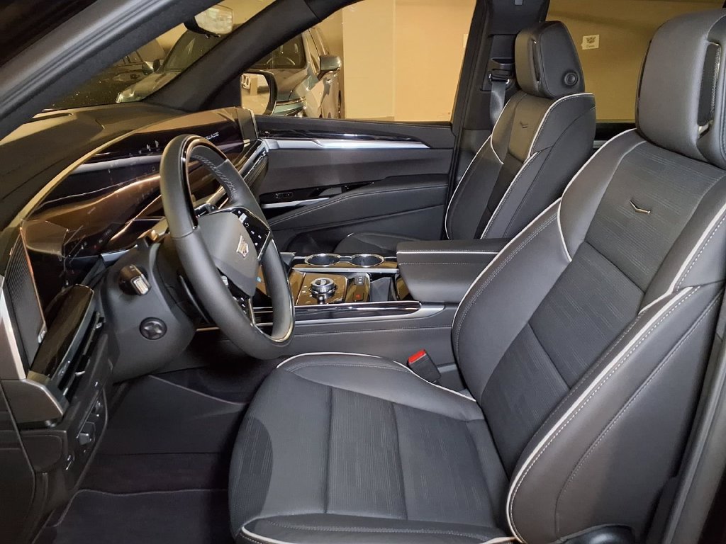 New 2026 Cadillac Escalade Sport AWD/4WD image 13