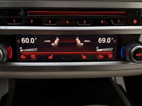 Used 2016 BMW 740i image 30