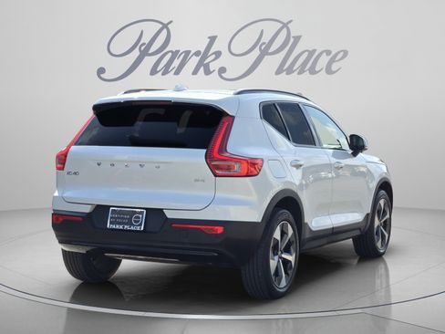 Certified 2023 Volvo XC40 B4 Plus w/ Protection Package Premier FWD image 6
