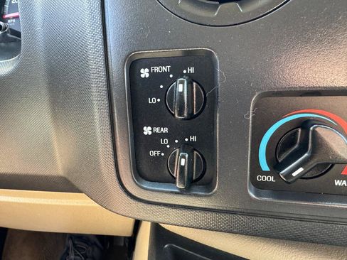 Used 2012 Ford E-350 and Econoline 350 XLT RWD image 33