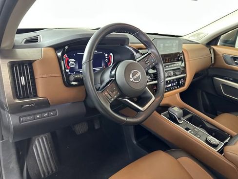 Used 2023 Nissan Pathfinder Platinum image 13