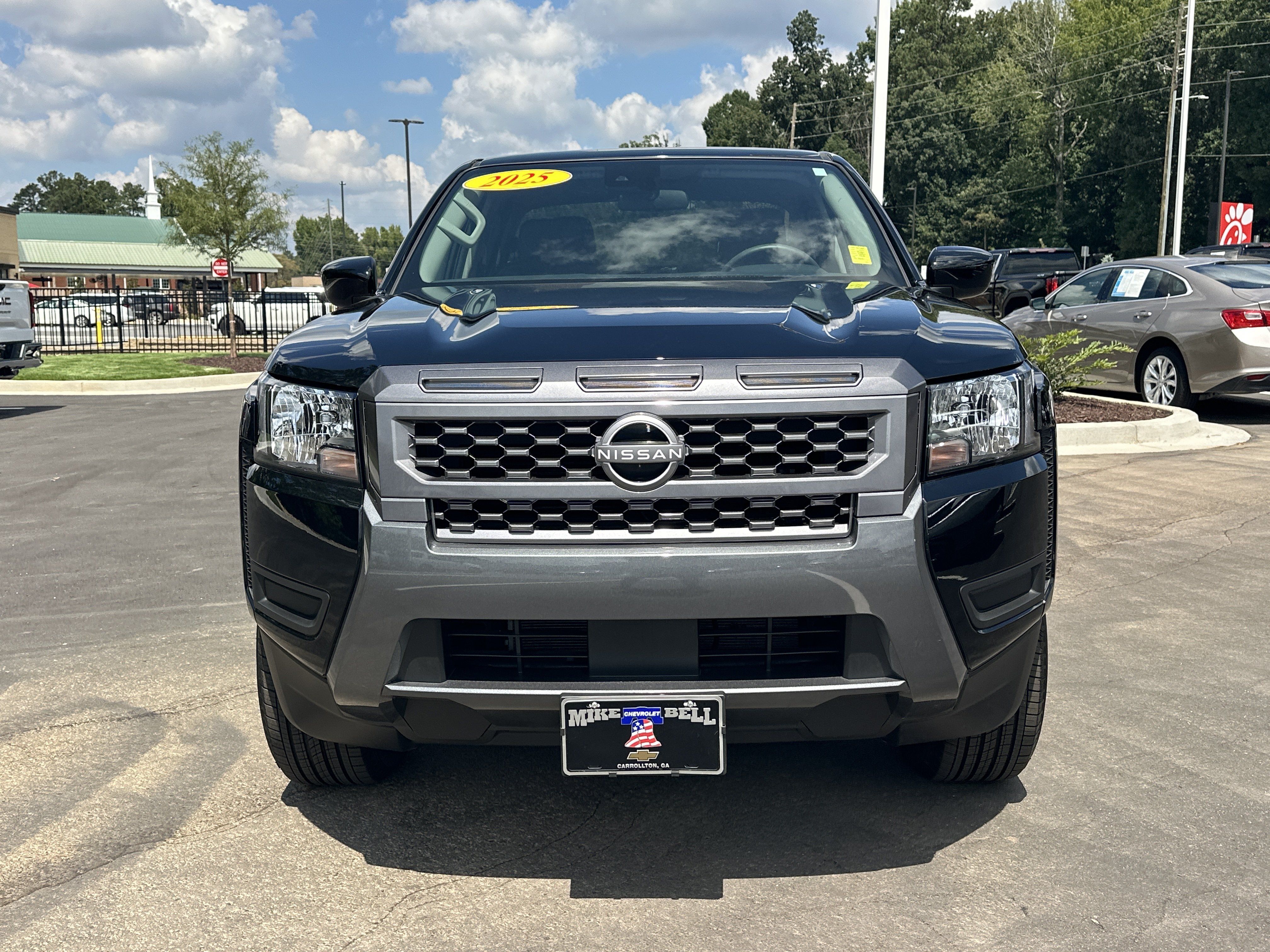 Used 2025 Nissan Frontier SV RWD image 3