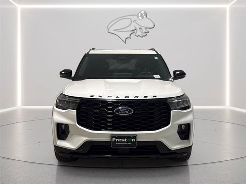 Certified 2025 Ford Explorer ST-Line w/ Premium Package AWD/4WD image 8