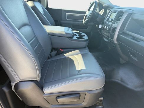 Used 2018 RAM 1500 Express AWD/4WD image 8