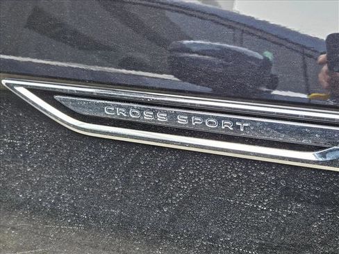 Used 2021 Volkswagen Atlas Cross Sport SE image 7