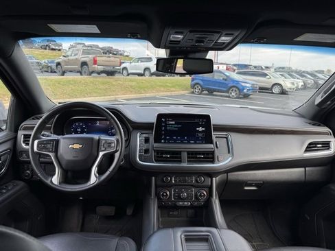 Used 2024 Chevrolet Suburban LT w/ LT Signature Plus Package image 19