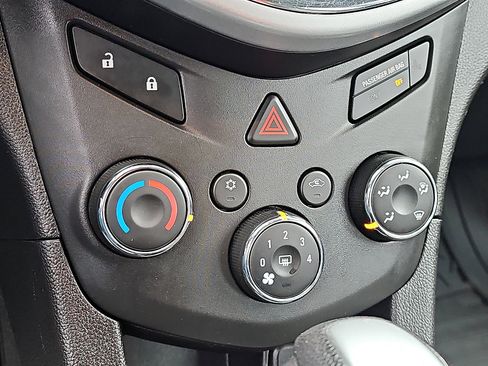 Used 2020 Chevrolet Sonic LT image 15