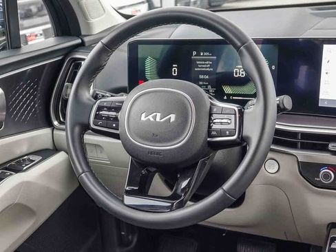 Certified 2024 Kia Sorento EX image 14