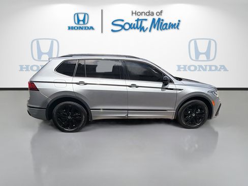 Used 2022 Volkswagen Tiguan SE R-Line FWD image 8