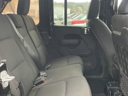 Used 2018 Jeep Wrangler Unlimited Rubicon image 16