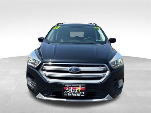 Used 2017 Ford Escape SE w/ Equipment Group 201A AWD/4WD image 2