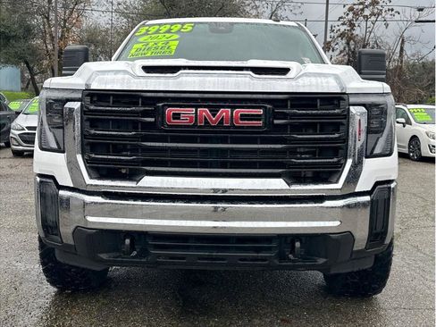Used 2024 GMC Sierra 3500 Pro image 2