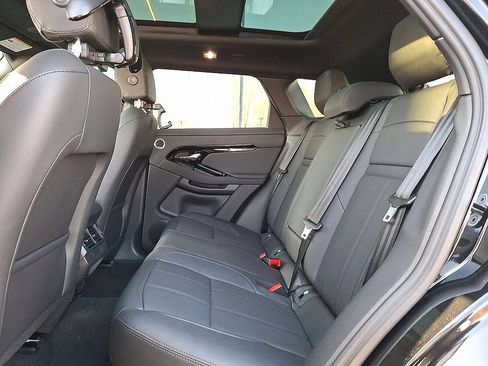 Used 2026 Land Rover Range Rover Evoque S AWD/4WD image 6