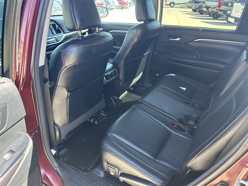 Used 2017 Toyota Highlander Limited image 40