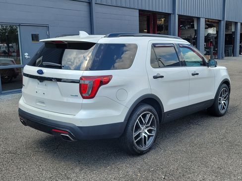 Used 2017 Ford Explorer Sport w/ Equipment Group 401A AWD/4WD image 4