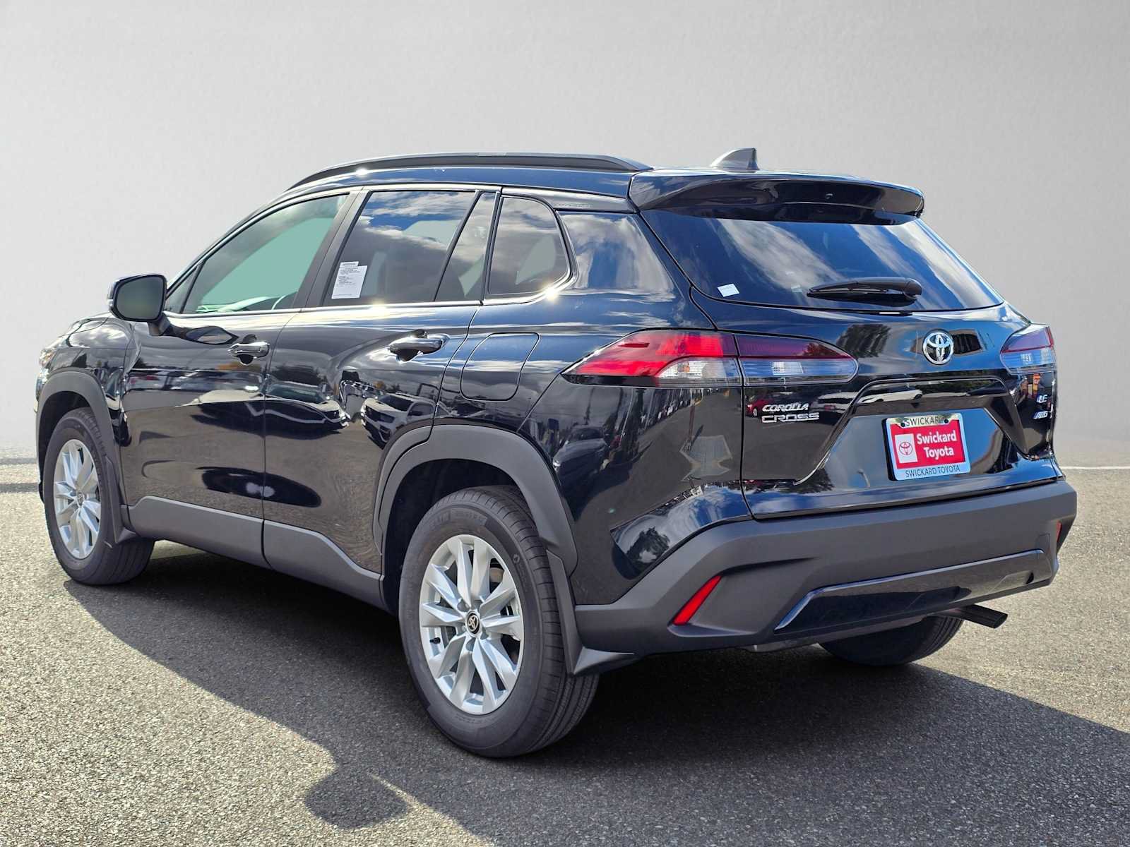 New 2026 Toyota Corolla Cross LE w/ Cold Weather Package AWD/4WD image 5