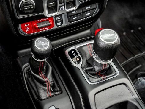 Used 2020 Jeep Gladiator Rubicon AWD/4WD image 20