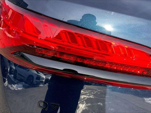 Certified 2025 Audi Q7 3.0T Premium Plus image 28