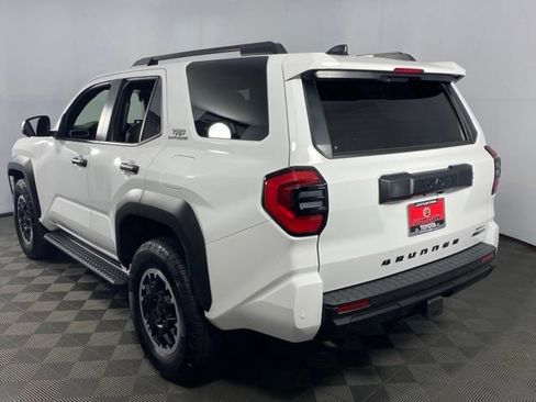 Used 2025 Toyota 4Runner TRD Off-Road Premium AWD/4WD image 10