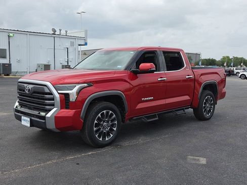 Used 2022 Toyota Tundra Limited w/ Power Package AWD/4WD image 2