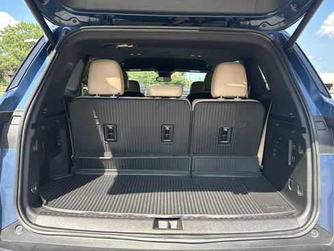 Used 2025 Buick Enclave Preferred w/ Power Package FWD image 37