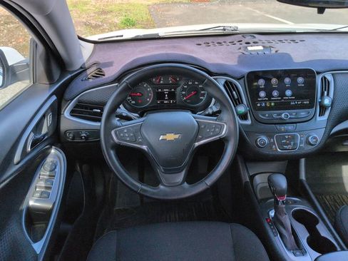 Used 2024 Chevrolet Malibu RS FWD image 12