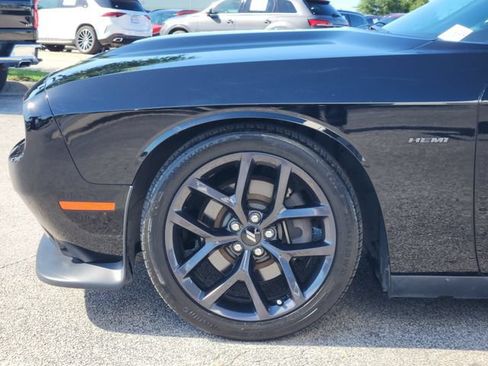 Used 2019 Dodge Challenger R/T w/ Blacktop Package RWD image 5
