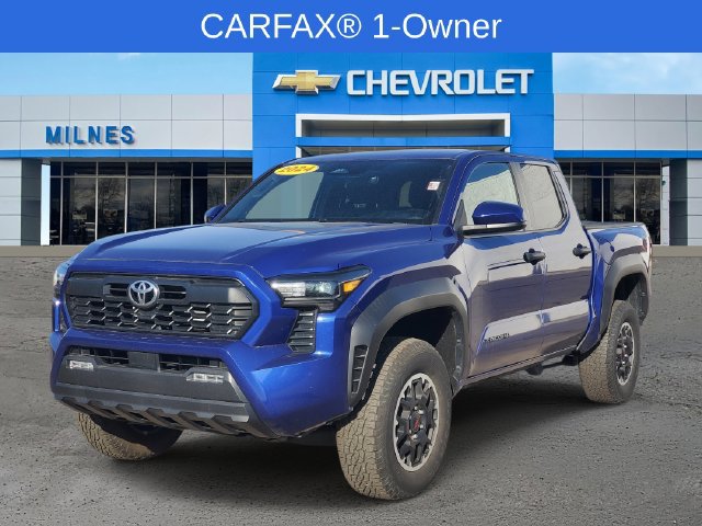 Used 2024 Toyota Tacoma TRD Off-Road AWD/4WD image 2