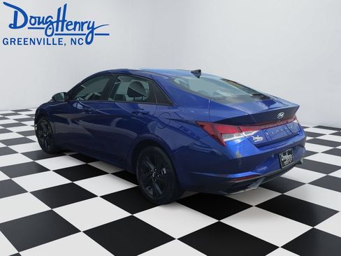 Used 2021 Hyundai Elantra SEL FWD image 3
