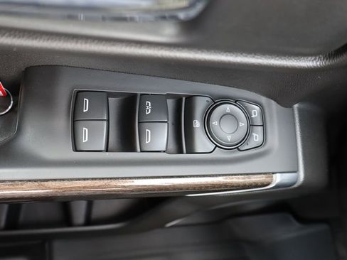 Used 2022 Chevrolet Silverado 1500 LT AWD/4WD image 16