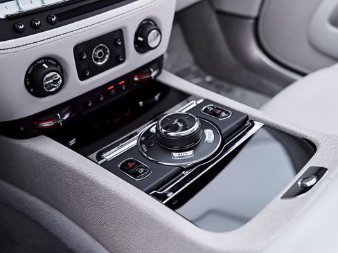 Used 2014 Rolls-Royce Wraith RWD image 77