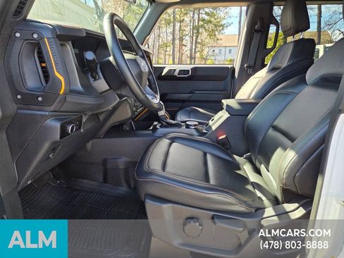 Used 2024 Ford Bronco Badlands image 3