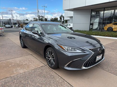 Used 2025 Lexus ES 300h w/ Premium Package image 20