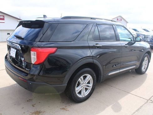 Used 2022 Ford Explorer XLT AWD/4WD image 8
