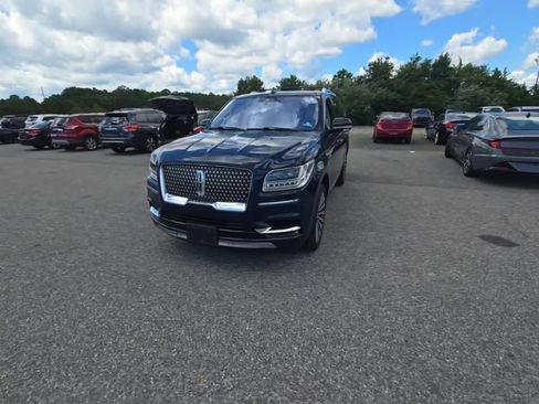 Used 2018 Lincoln Navigator Reserve w/ Technology Package AWD/4WD image 2