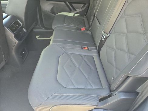 Used 2025 Volkswagen Atlas Cross Sport SE FWD image 14