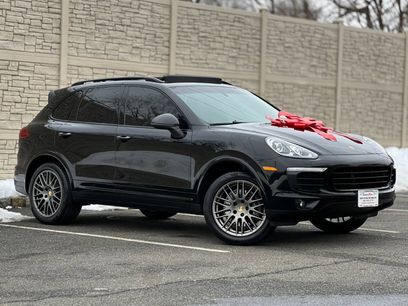 Used 2017 Porsche Cayenne Platinum Edition w/ Premium Package (PJV)