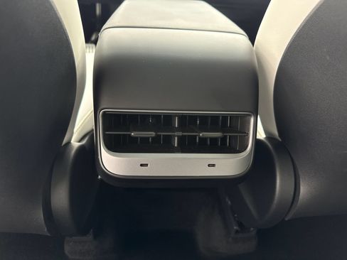 Used 2023 Tesla Model Y Long Range AWD/4WD image 38