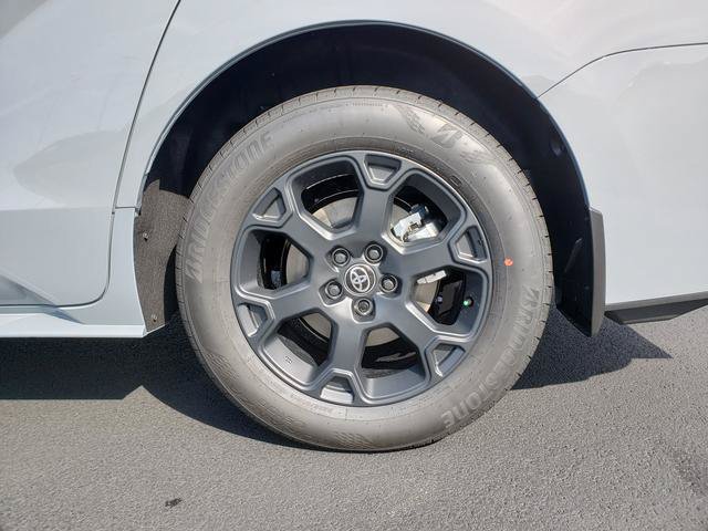 New 2026 Toyota Sienna XLE Woodland Edition AWD/4WD image 20