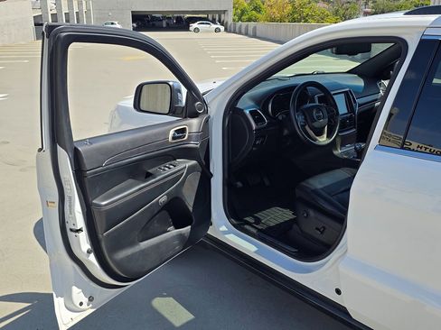 Used 2014 Jeep Grand Cherokee Limited AWD/4WD image 40